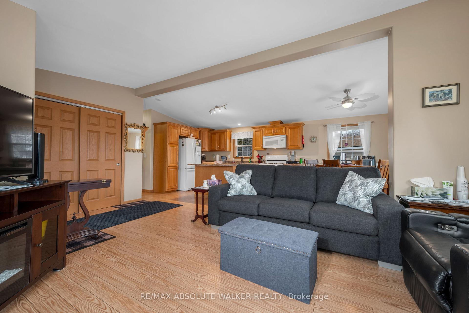 Photo 6 of 17 Tracy Avenue, Ottawa, Bellwood - Industrial Park — HOMEH