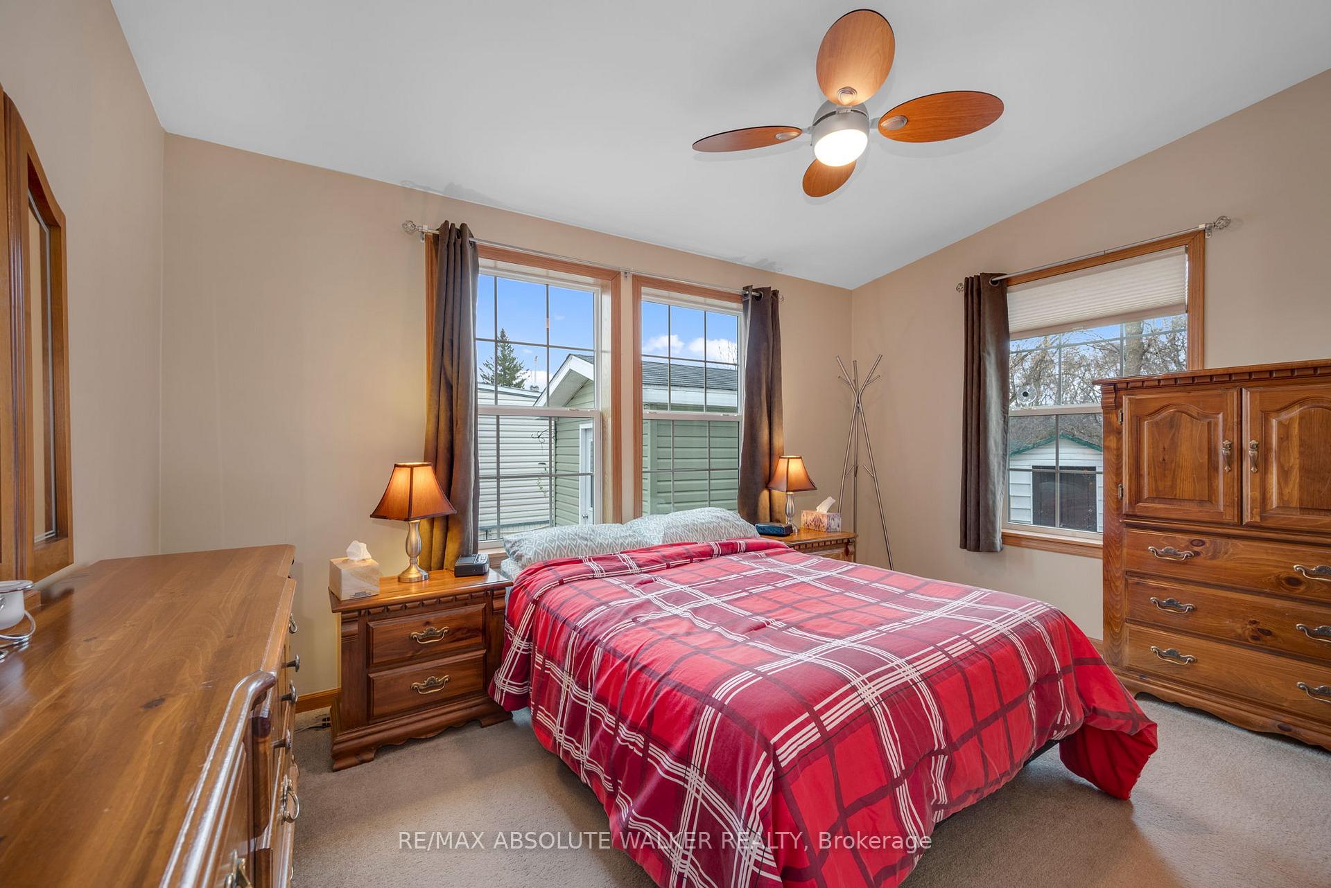 Photo 13 of 17 Tracy Avenue, Ottawa, Bellwood - Industrial Park — HOMEH