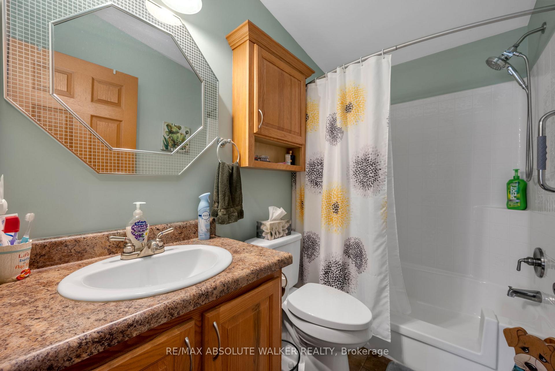 Photo 18 of 17 Tracy Avenue, Ottawa, Bellwood - Industrial Park — HOMEH