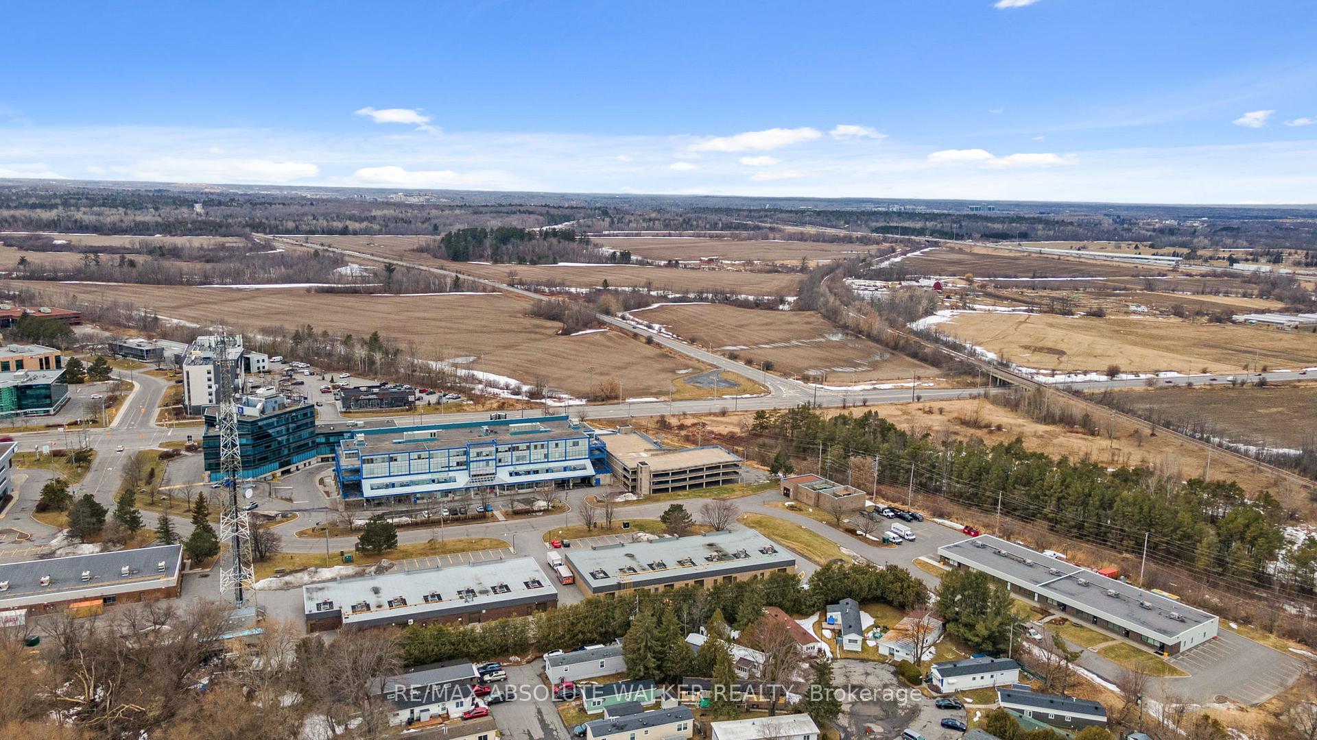 Photo 23 of 17 Tracy Avenue, Ottawa, Bellwood - Industrial Park — HOMEH