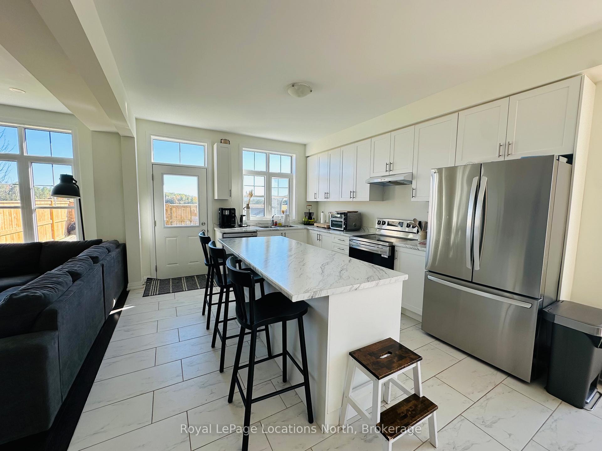 Photo 4 of 164 Union Boulevard, Wasaga Beach — HOMEH