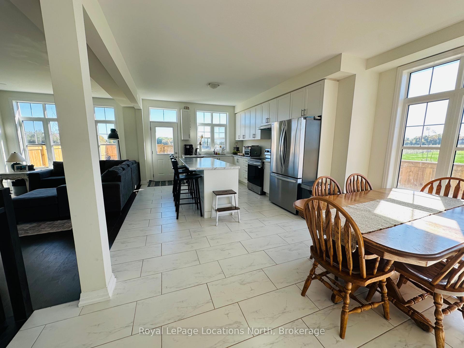 Photo 5 of 164 Union Boulevard, Wasaga Beach — HOMEH