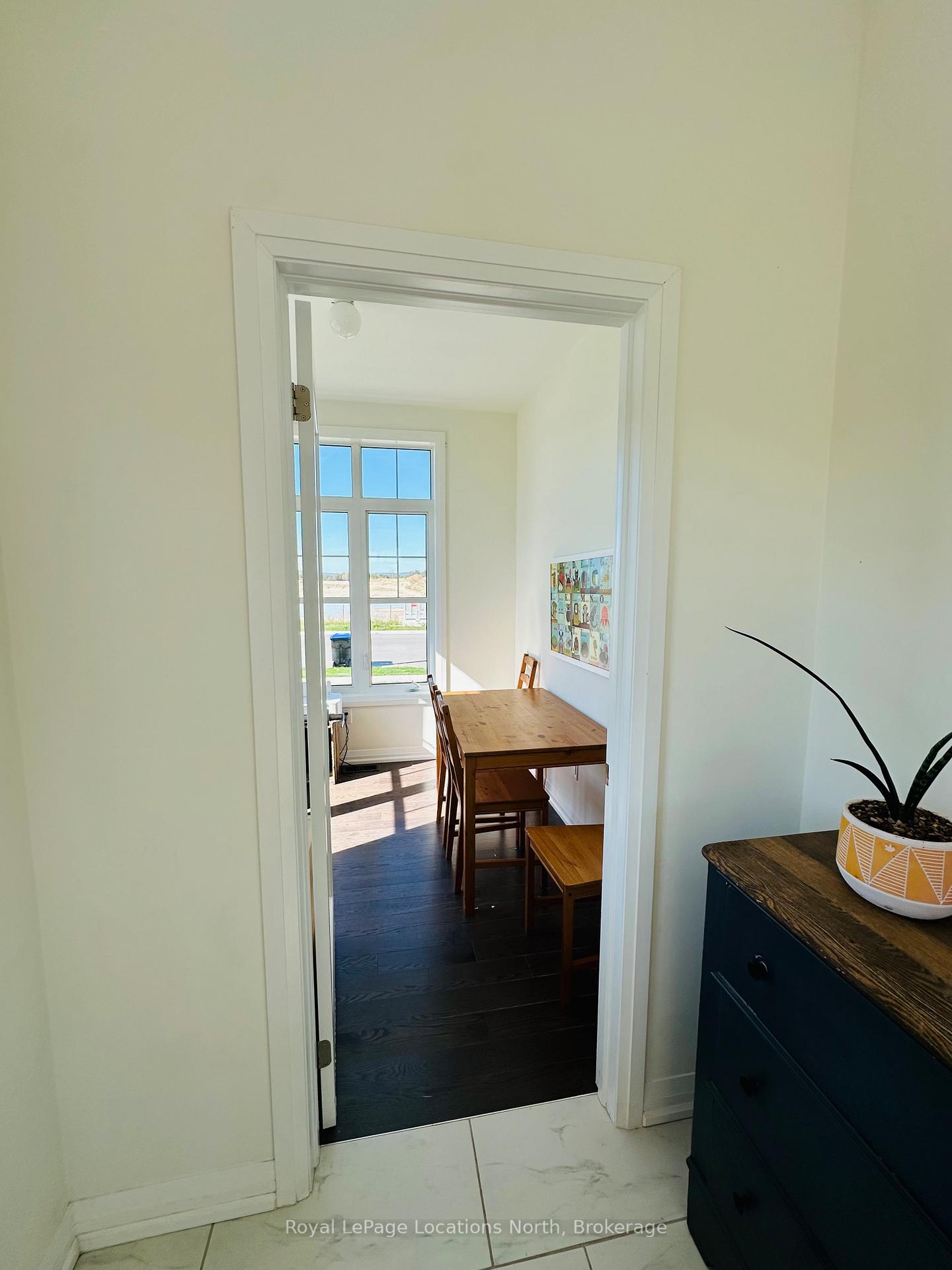 Photo 8 of 164 Union Boulevard, Wasaga Beach — HOMEH