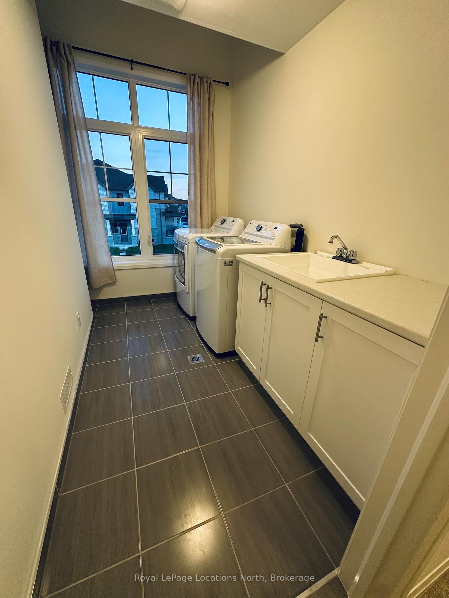 Photo 9 of 164 Union Boulevard, Wasaga Beach — HOMEH