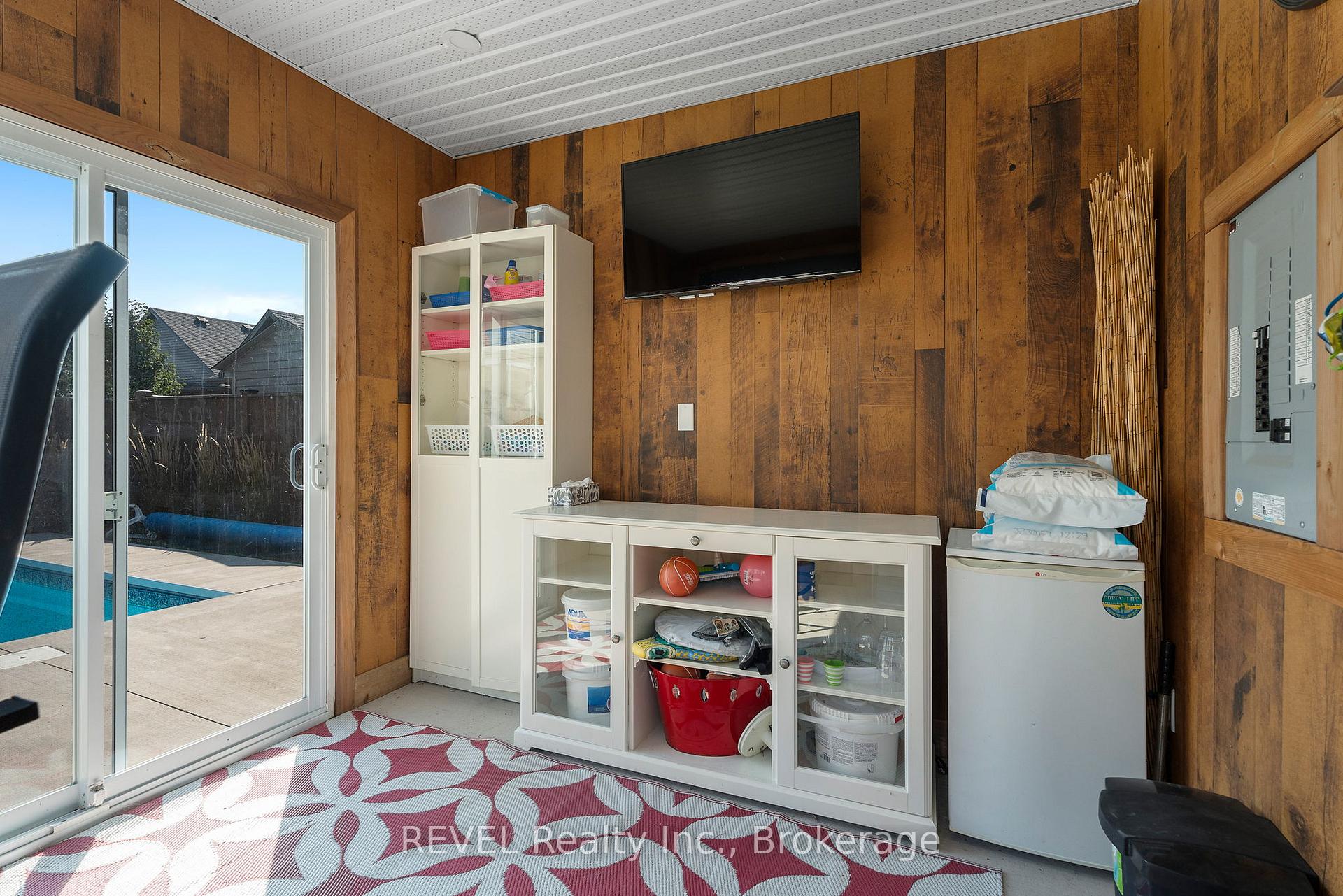 Photo 2 of 477 Silverwood Avenue, Welland, Coyle Creek — HOMEH