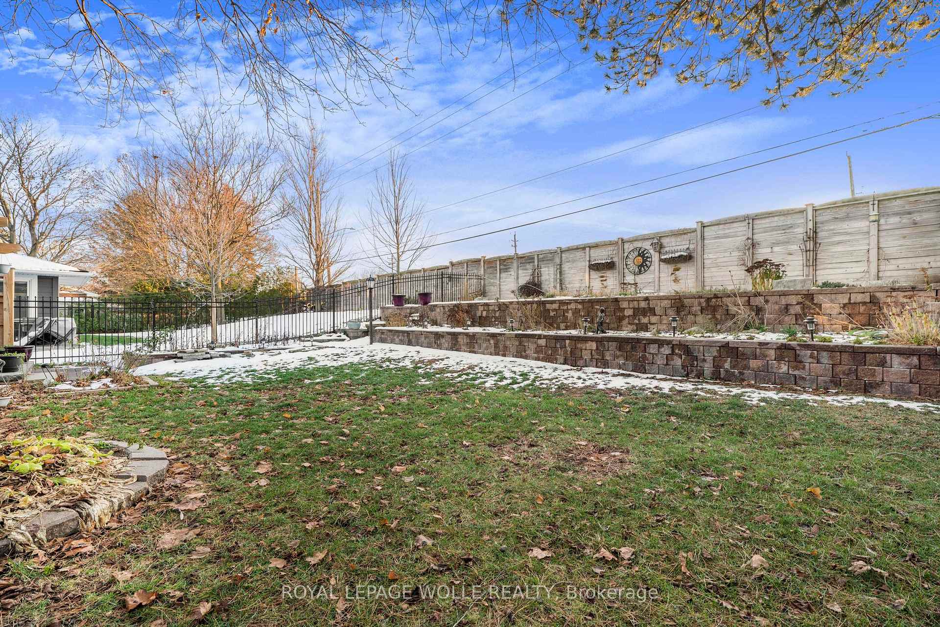 Photo 3 of 417 Stillmeadow Circle, Waterloo — HOMEH