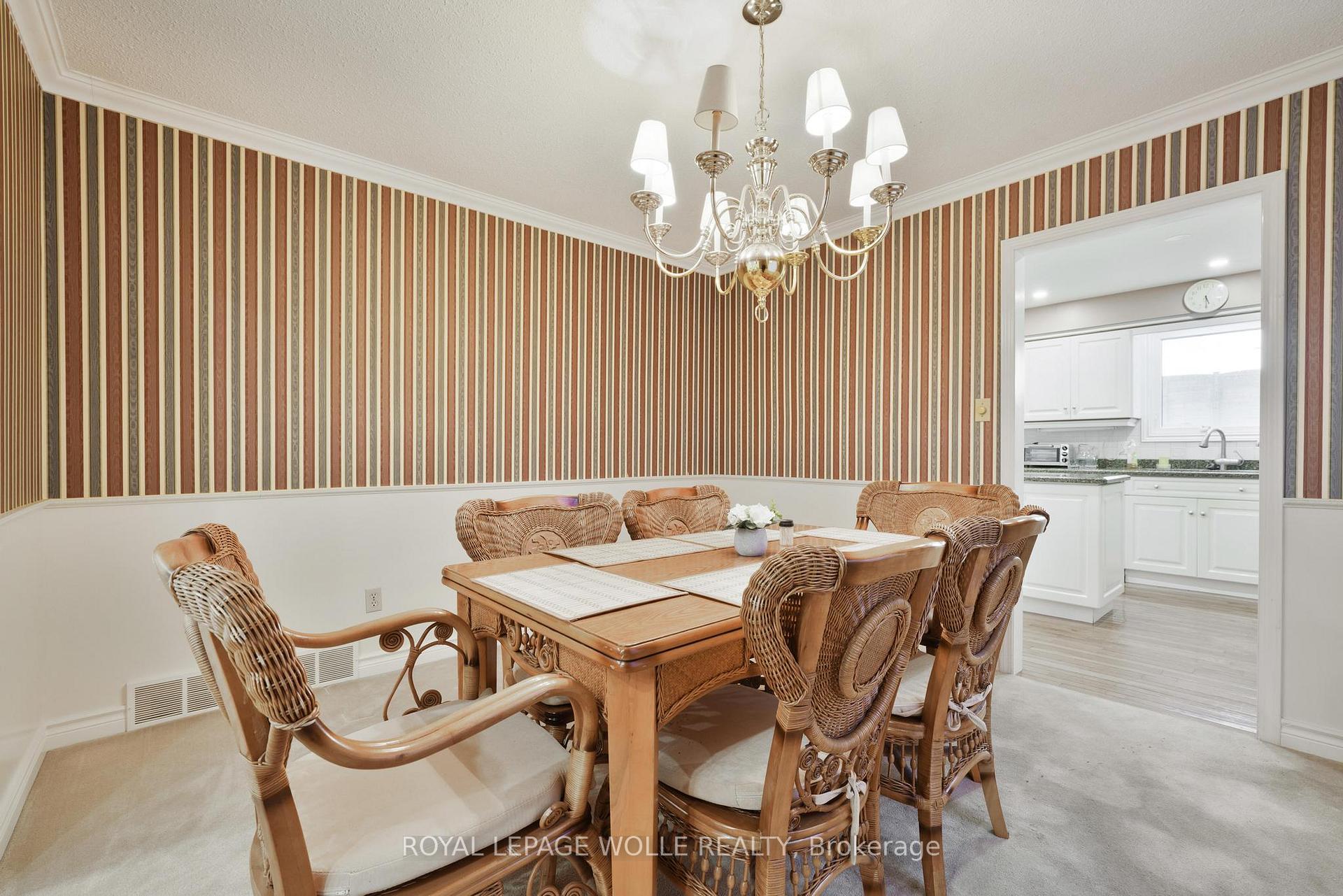 Photo 9 of 417 Stillmeadow Circle, Waterloo — HOMEH
