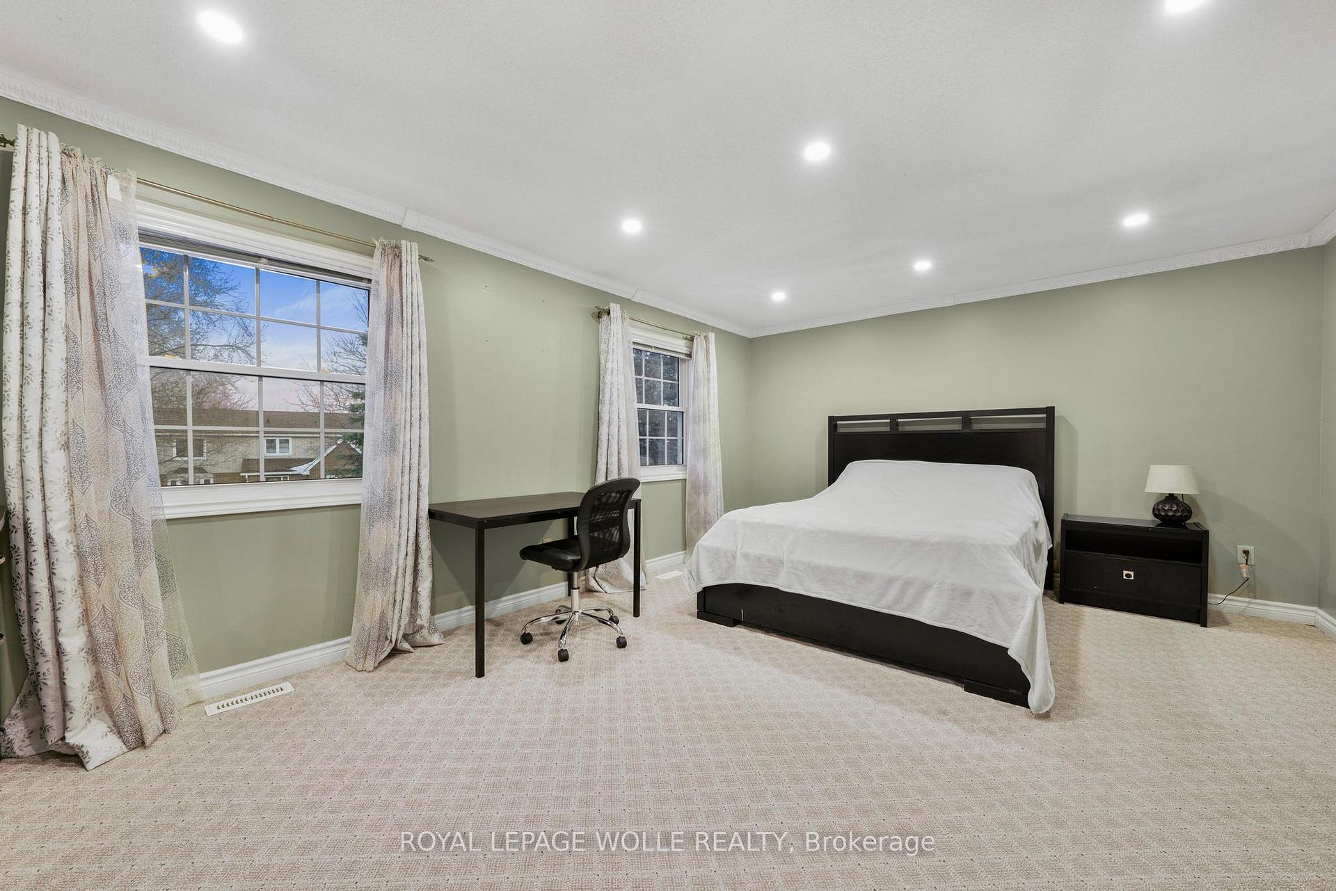 Photo 19 of 417 Stillmeadow Circle, Waterloo — HOMEH