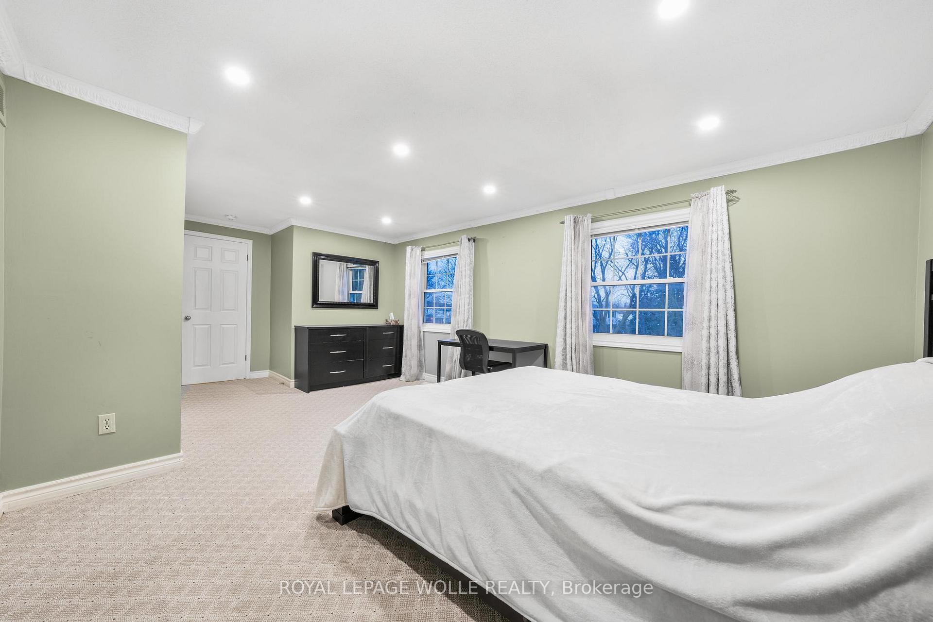 Photo 21 of 417 Stillmeadow Circle, Waterloo — HOMEH