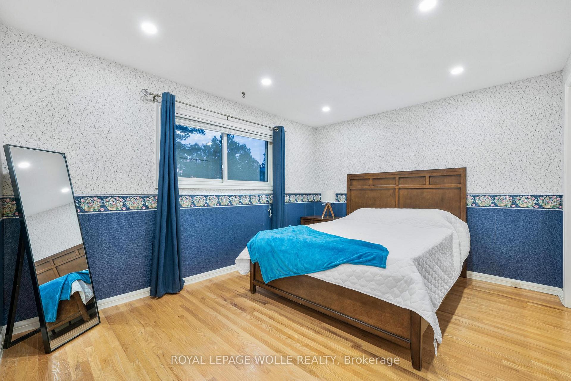 Photo 24 of 417 Stillmeadow Circle, Waterloo — HOMEH