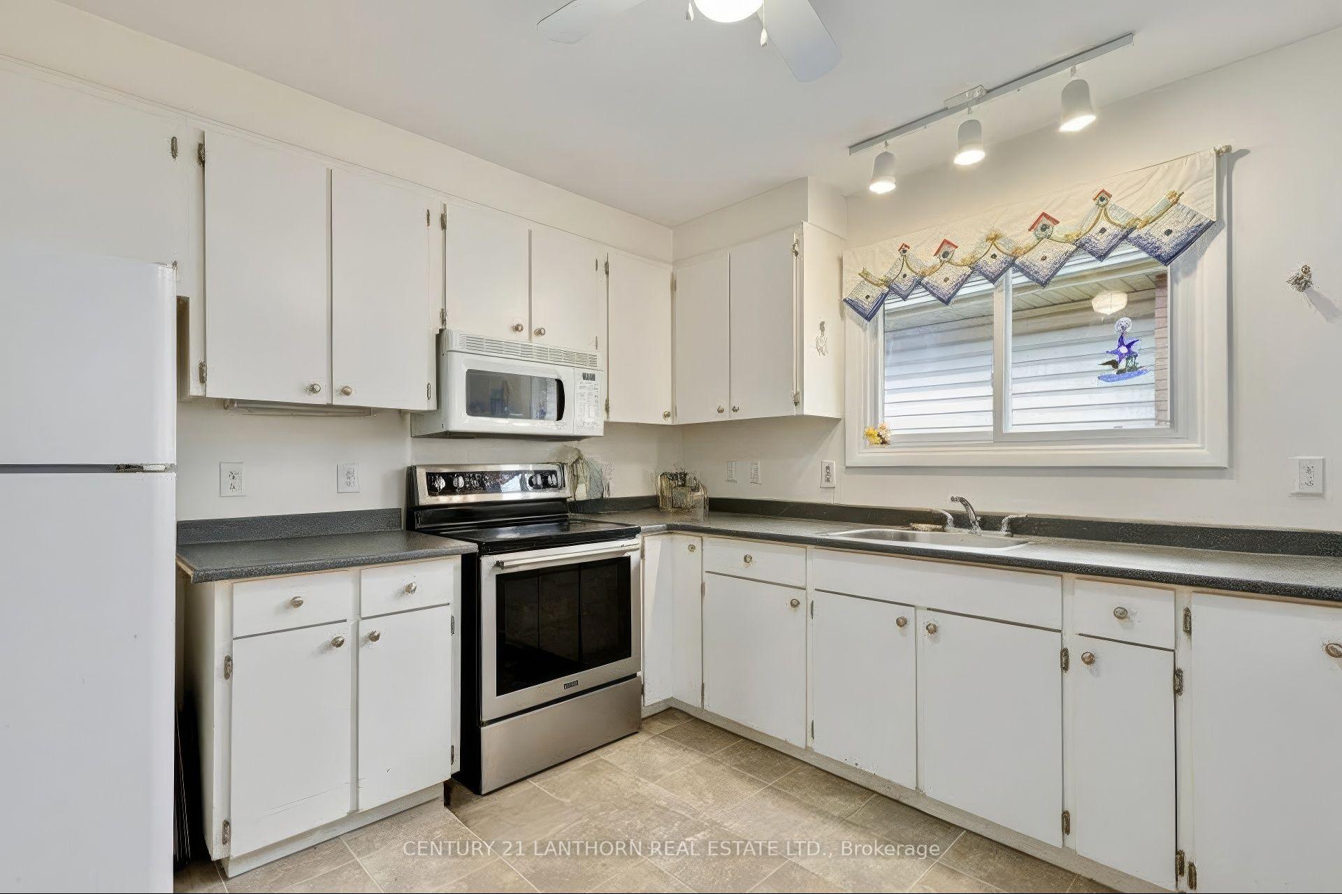 Photo 4 of 4 Highview Crescent, Belleville, Belleville Ward — HOMEH