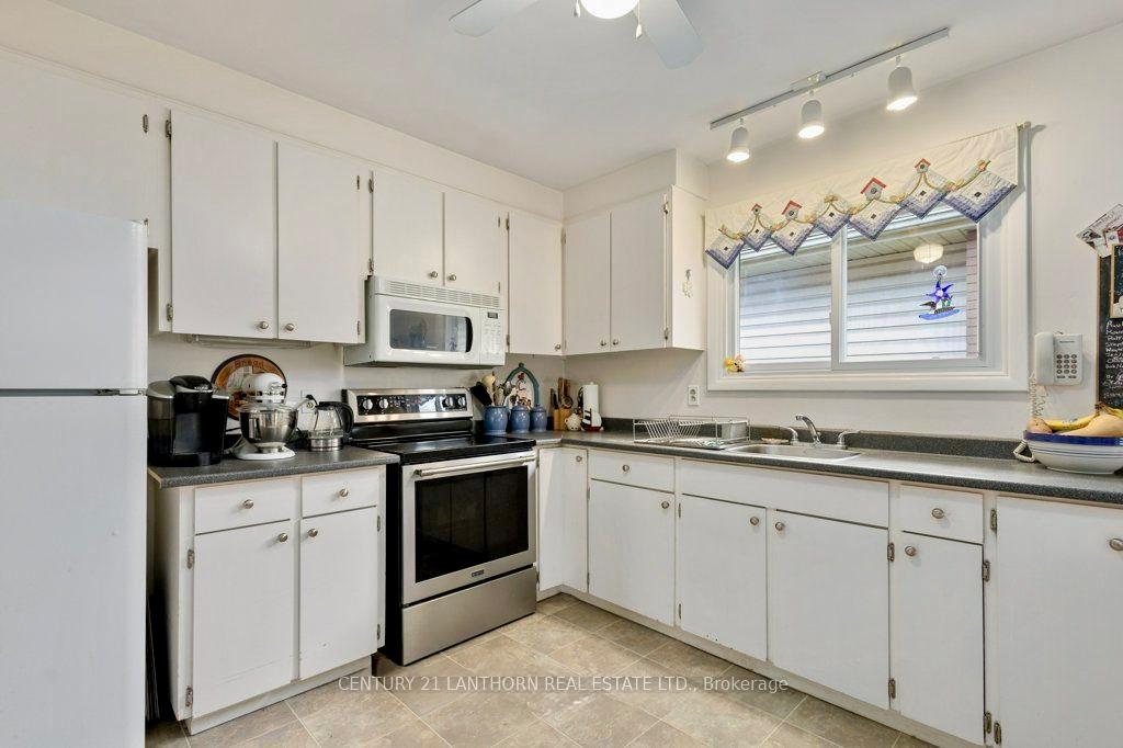 Photo 15 of 4 Highview Crescent, Belleville, Belleville Ward — HOMEH