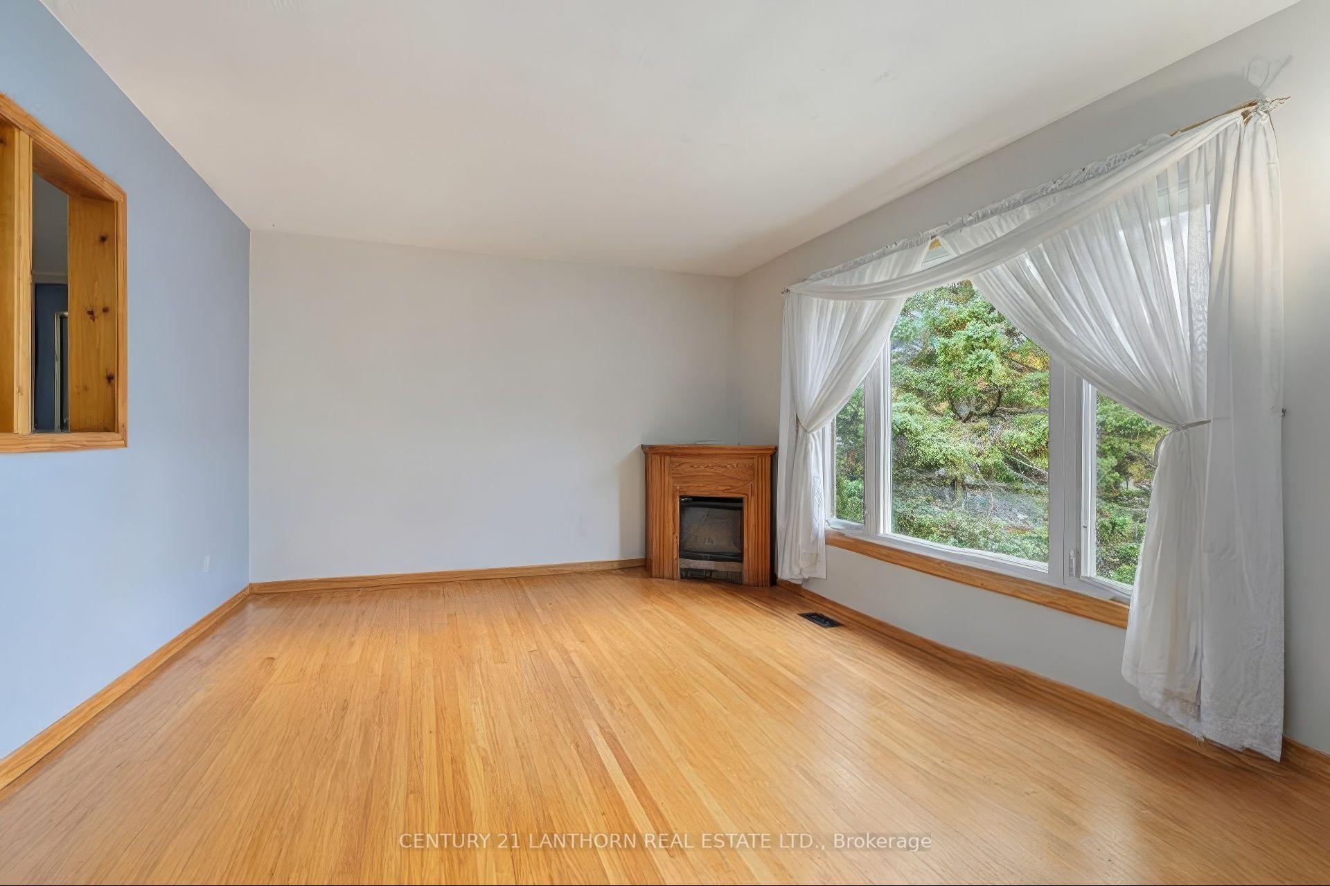 Photo 10 of 4 Highview Crescent, Belleville, Belleville Ward — HOMEH