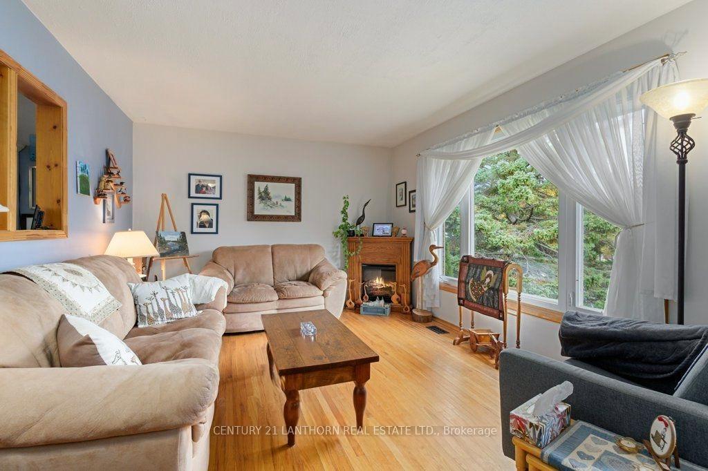 Photo 7 of 4 Highview Crescent, Belleville, Belleville Ward — HOMEH