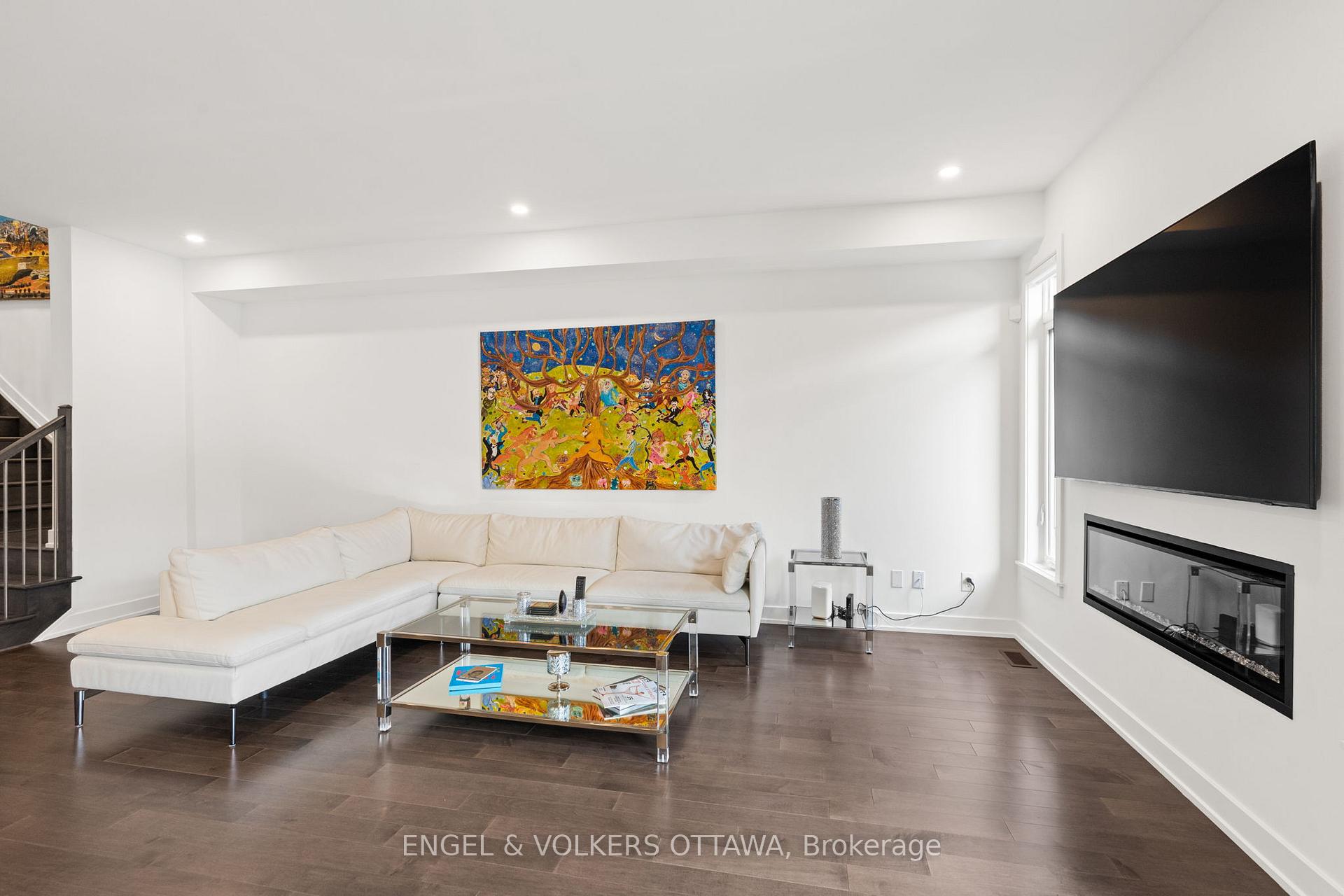 Photo 7 of 1047 Hydrangea Avenue, Ottawa, Riverside South/Gloucester Glen — HOMEH