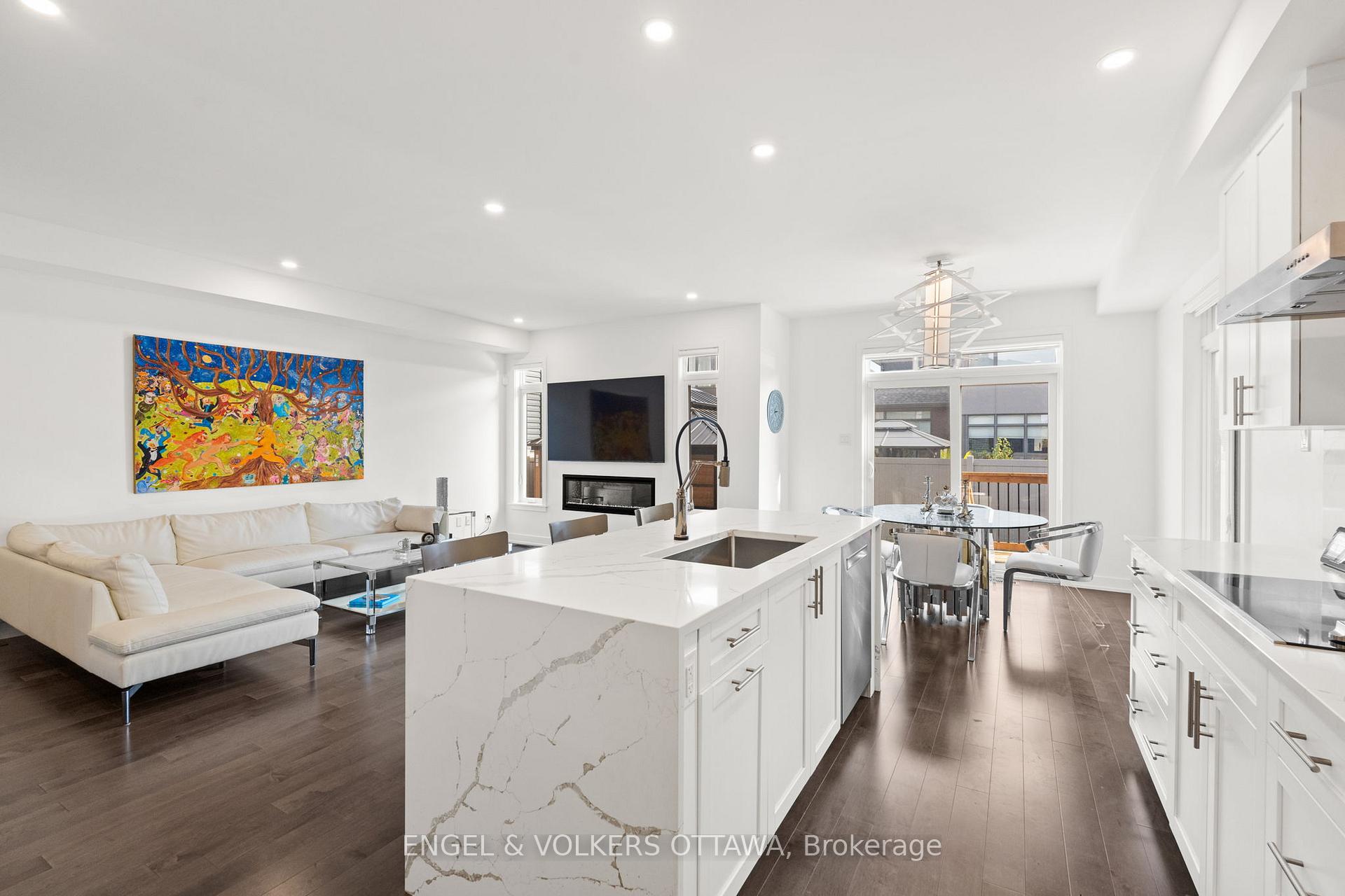 Photo 9 of 1047 Hydrangea Avenue, Ottawa, Riverside South/Gloucester Glen — HOMEH