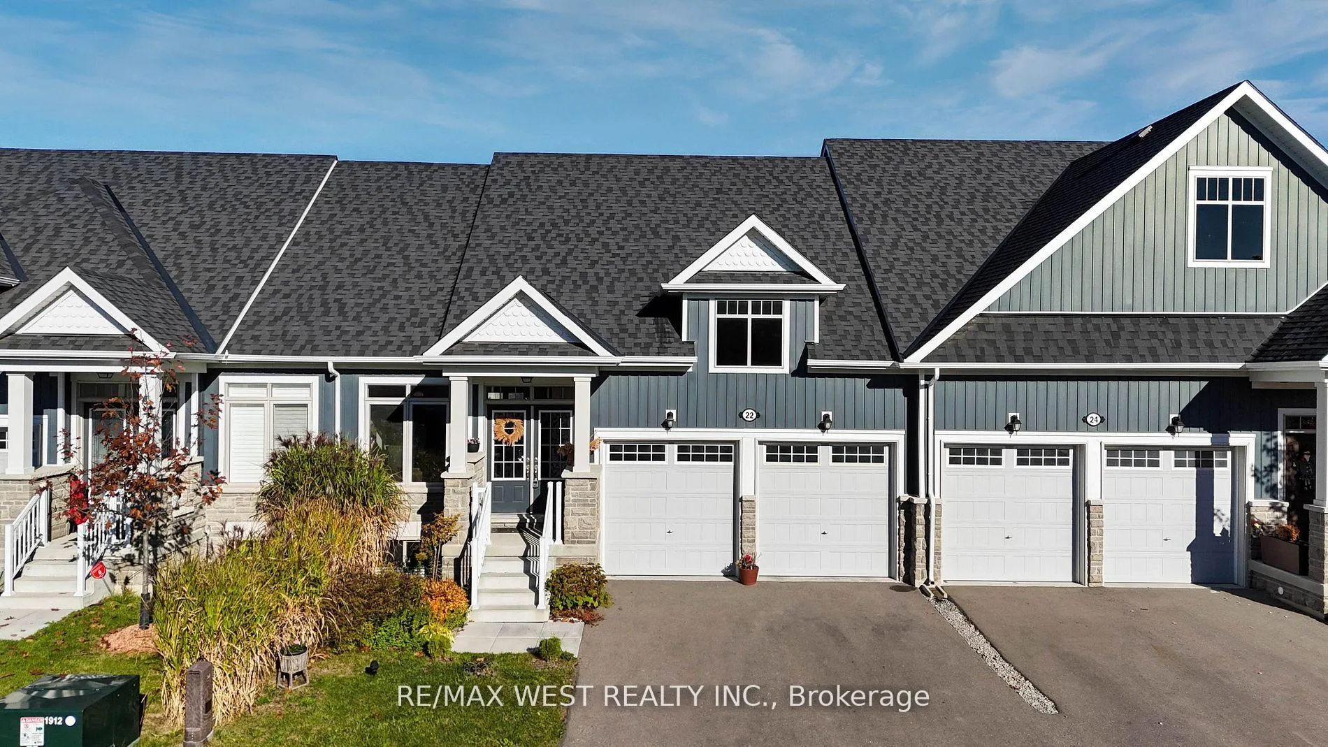 Photo 2 of 22 Bianca Crescent, Wasaga Beach — HOMEH
