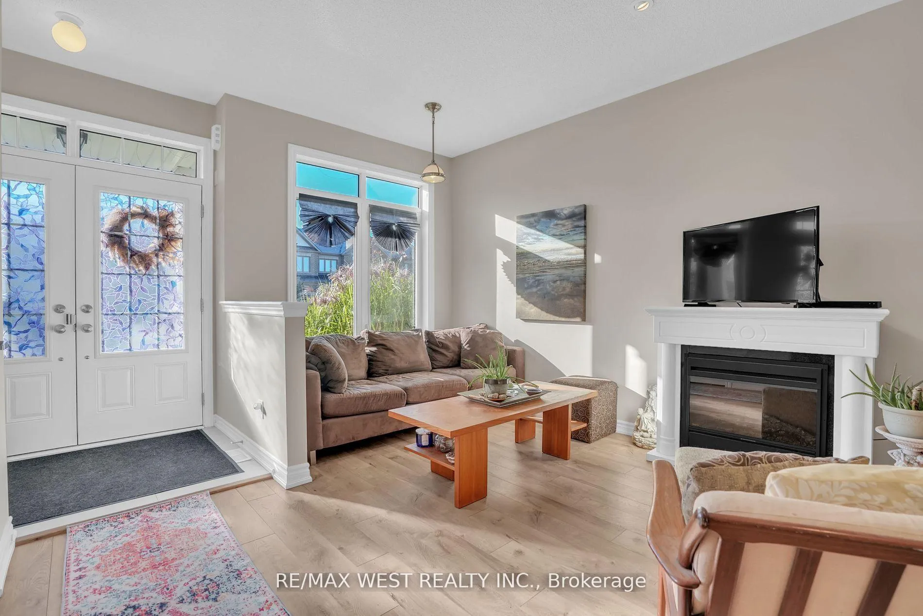 Photo 7 of 22 Bianca Crescent, Wasaga Beach — HOMEH