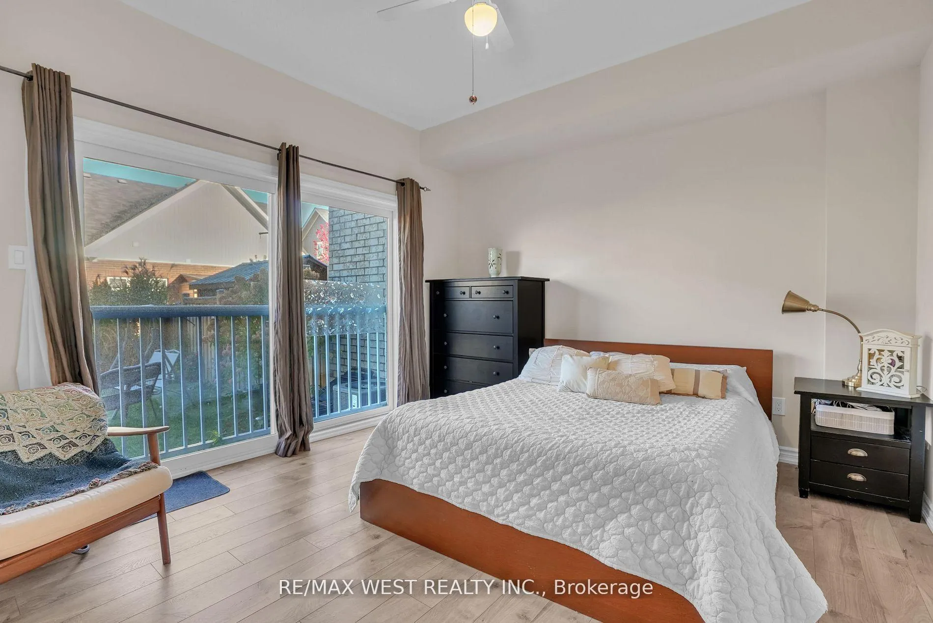 Photo 8 of 22 Bianca Crescent, Wasaga Beach — HOMEH