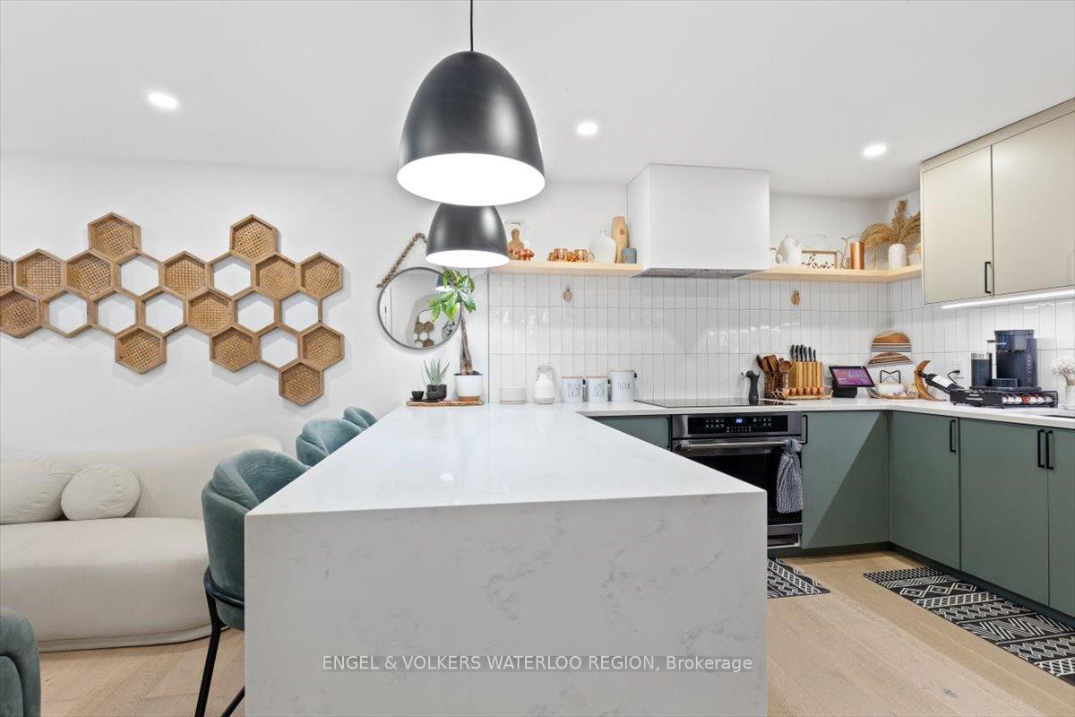 Photo 10 of Unit B, 605 Pinerow Crescent, Waterloo — HOMEH