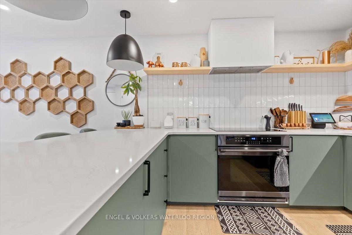Photo 11 of Unit B, 605 Pinerow Crescent, Waterloo — HOMEH