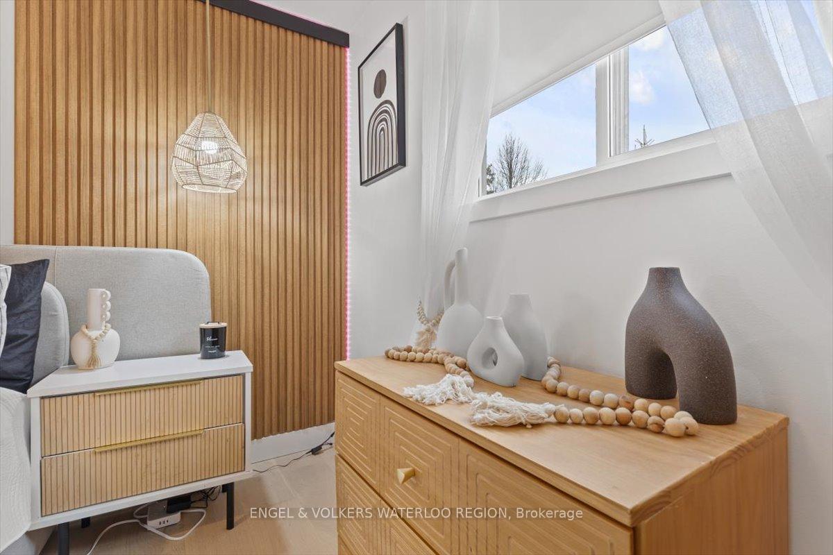Photo 20 of Unit B, 605 Pinerow Crescent, Waterloo — HOMEH