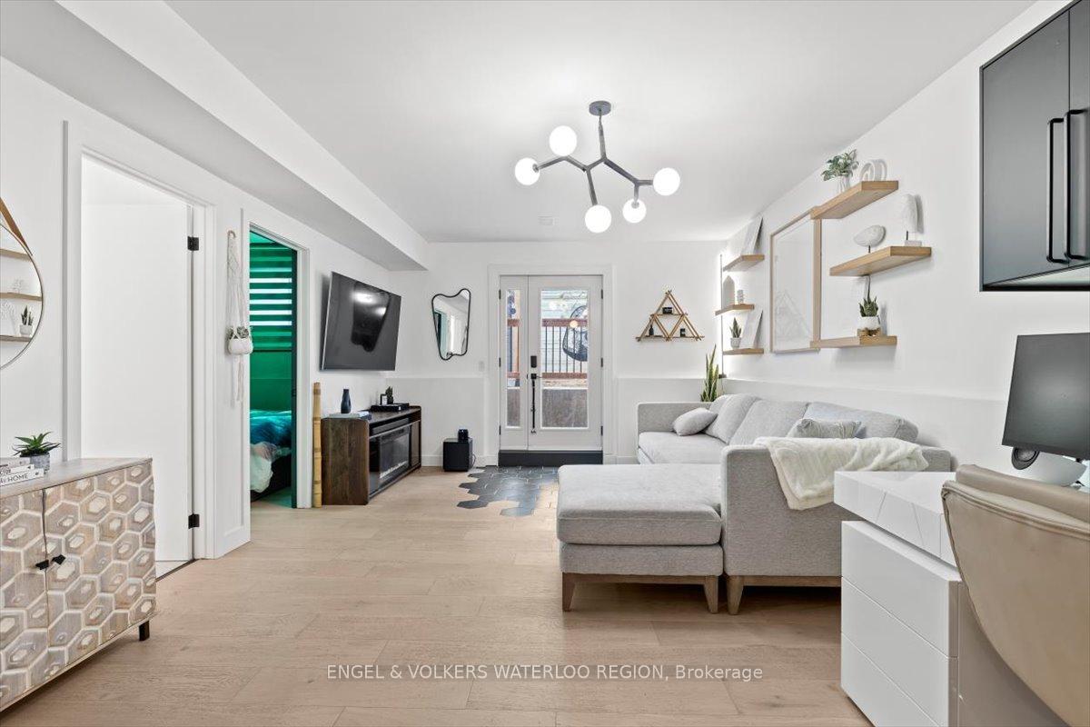 Photo 27 of Unit B, 605 Pinerow Crescent, Waterloo — HOMEH