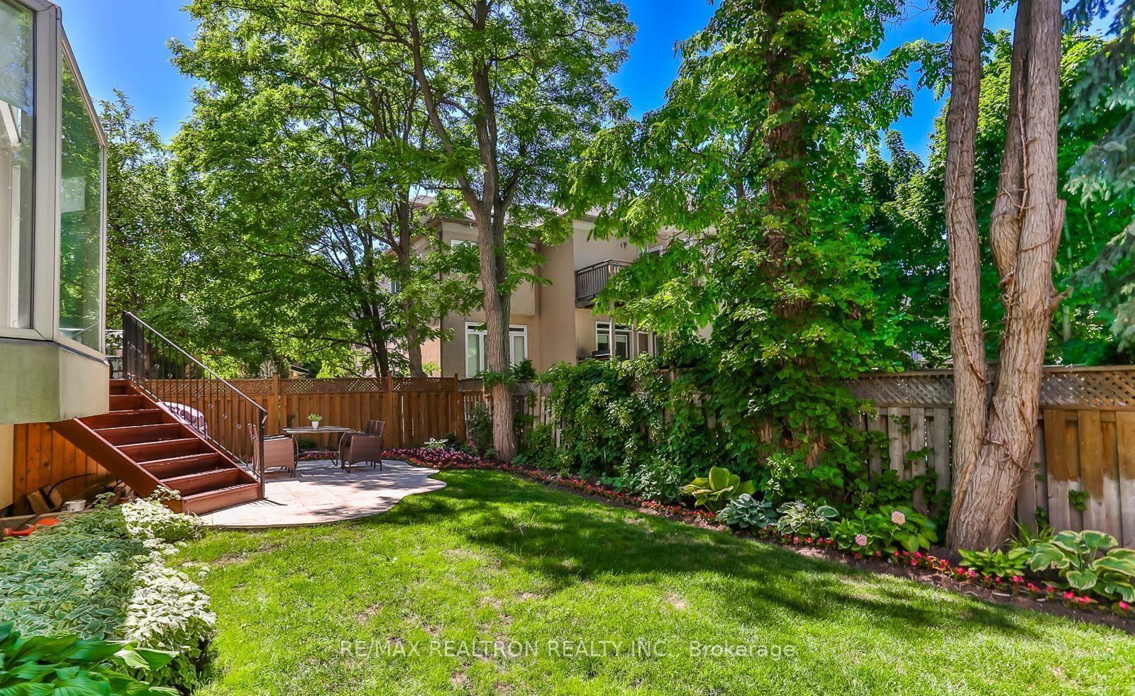 Photo 8 of 486 Spring Gate Boulevard, Vaughan, Crestwood-Springfarm-Yorkhill — HOMEH