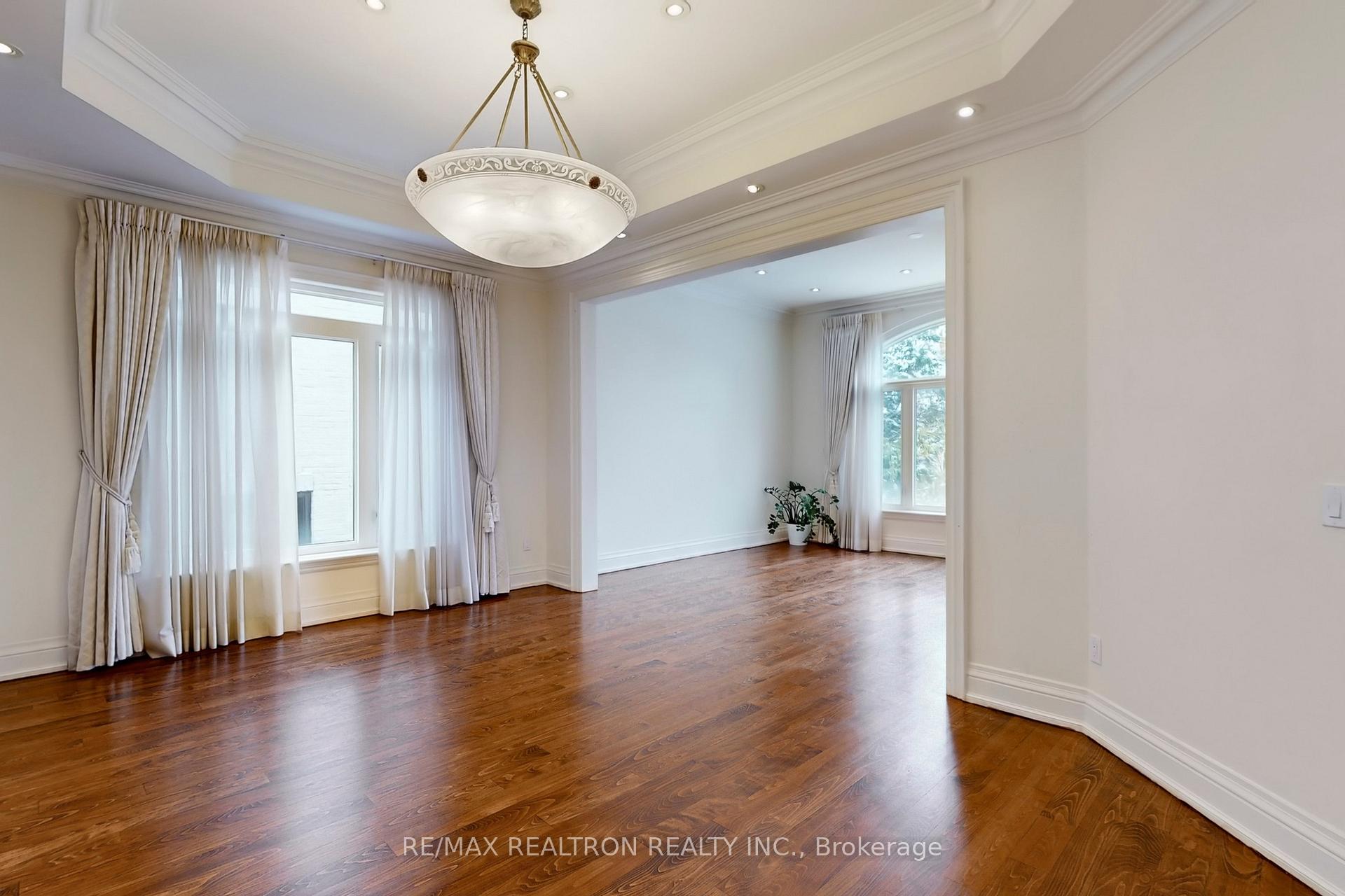 Photo 15 of 486 Spring Gate Boulevard, Vaughan, Crestwood-Springfarm-Yorkhill — HOMEH