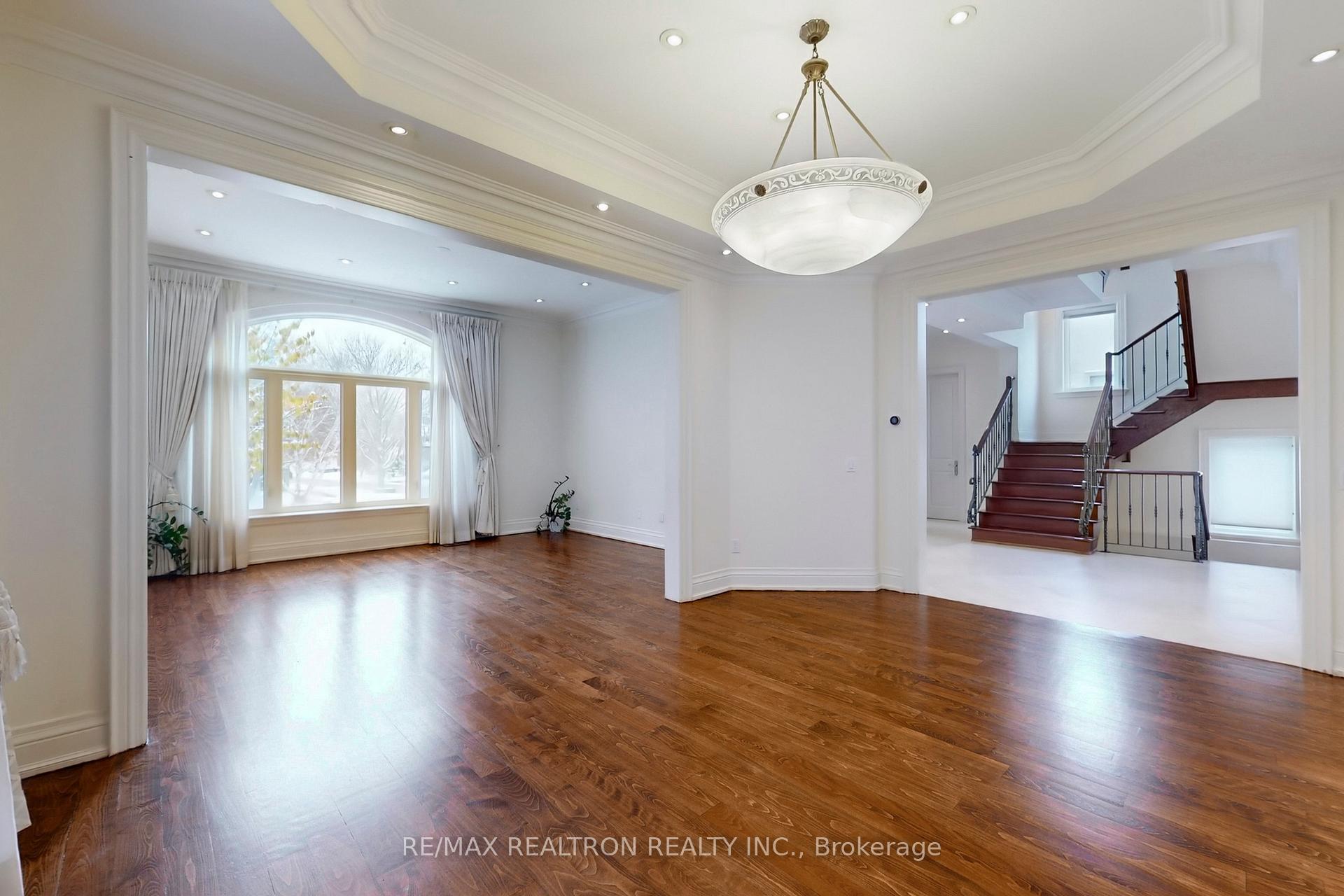 Photo 16 of 486 Spring Gate Boulevard, Vaughan, Crestwood-Springfarm-Yorkhill — HOMEH