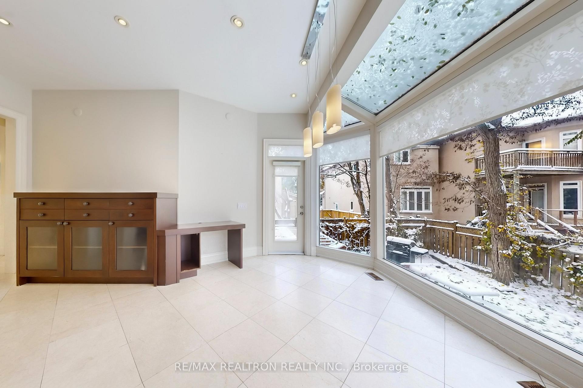 Photo 24 of 486 Spring Gate Boulevard, Vaughan, Crestwood-Springfarm-Yorkhill — HOMEH