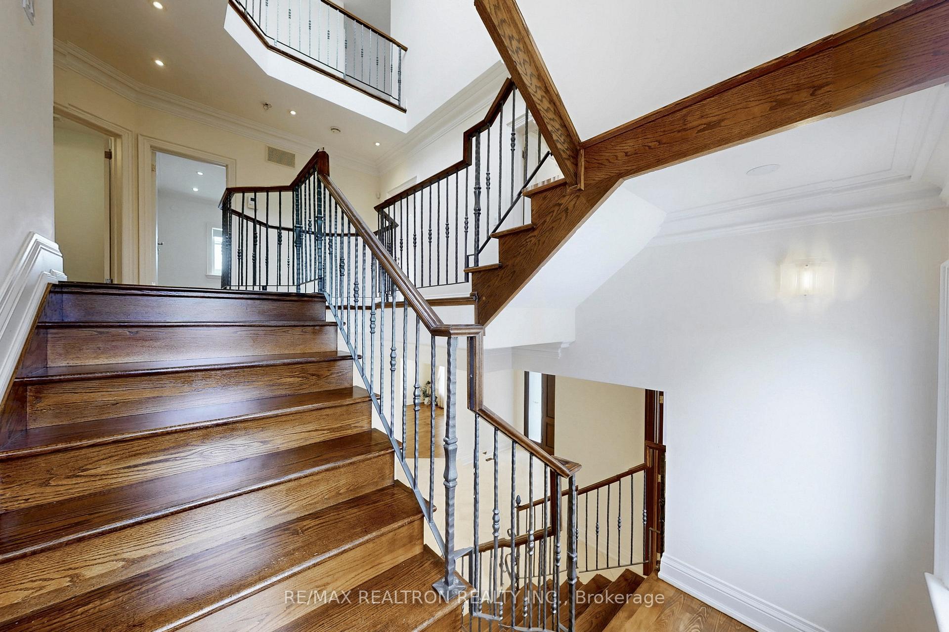 Photo 29 of 486 Spring Gate Boulevard, Vaughan, Crestwood-Springfarm-Yorkhill — HOMEH