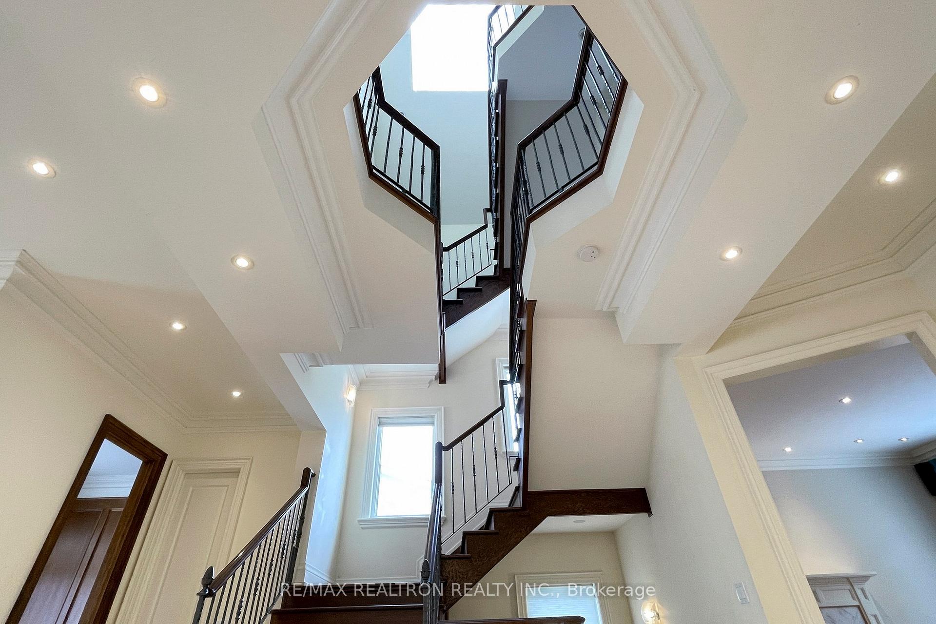 Photo 30 of 486 Spring Gate Boulevard, Vaughan, Crestwood-Springfarm-Yorkhill — HOMEH