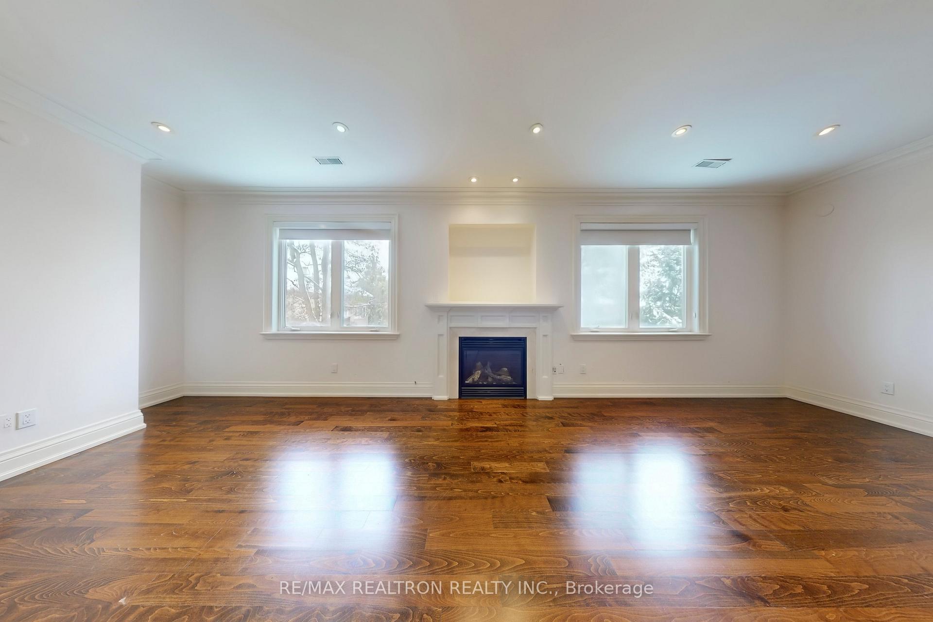 Photo 31 of 486 Spring Gate Boulevard, Vaughan, Crestwood-Springfarm-Yorkhill — HOMEH