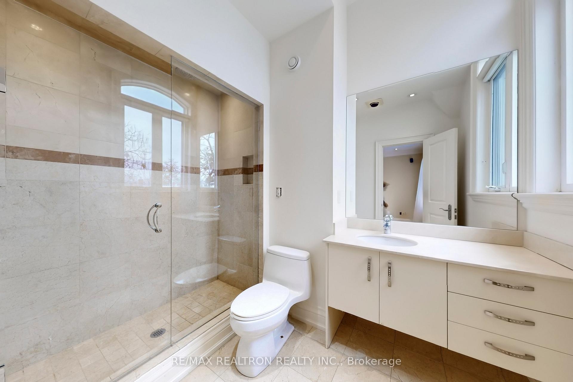Photo 36 of 486 Spring Gate Boulevard, Vaughan, Crestwood-Springfarm-Yorkhill — HOMEH