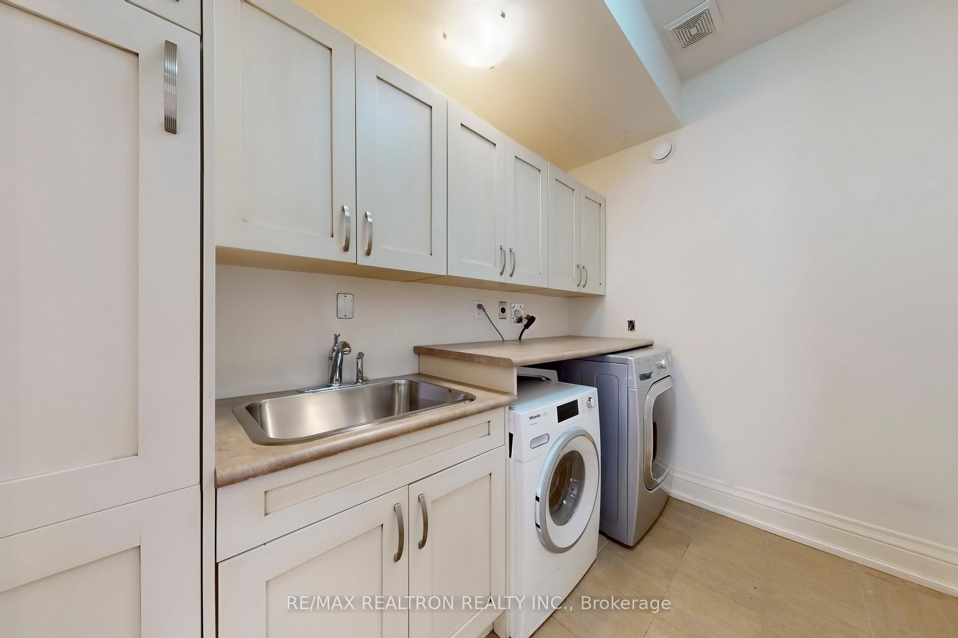 Photo 37 of 486 Spring Gate Boulevard, Vaughan, Crestwood-Springfarm-Yorkhill — HOMEH