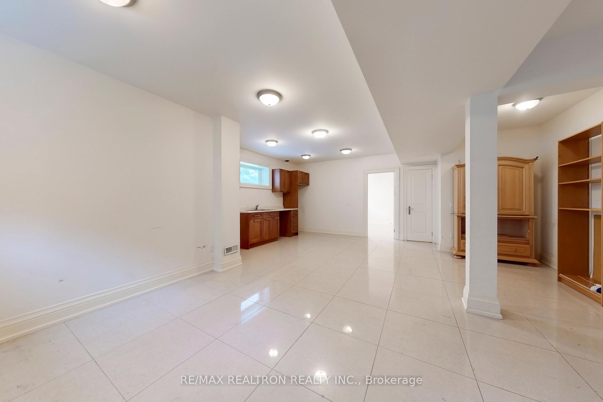 Photo 49 of 486 Spring Gate Boulevard, Vaughan, Crestwood-Springfarm-Yorkhill — HOMEH