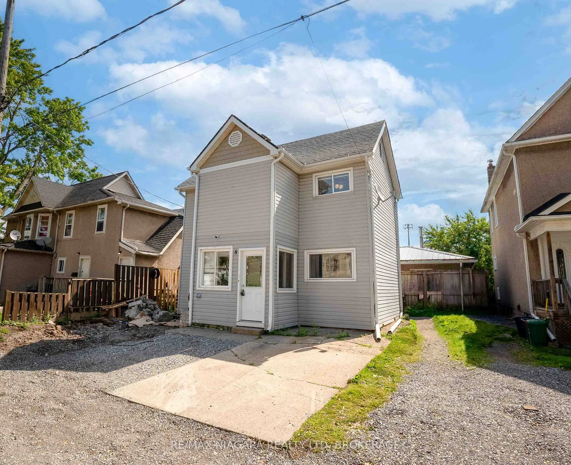 Photo 1 of 8 Garner Avenue, Welland, Welland Downtown — HOMEH