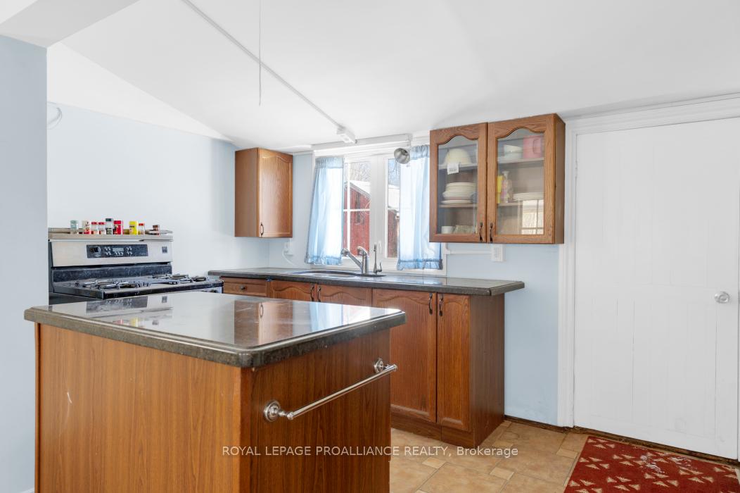 Photo 6 of 906 Rockies Road, Tweed, Elzevir (Twp) — HOMEH