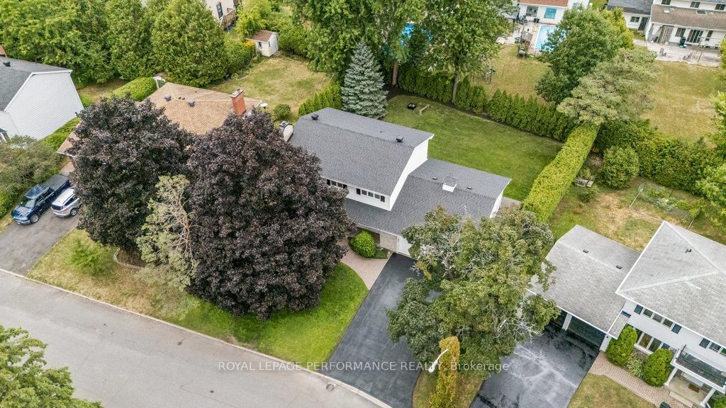 Photo 4 of 1889 Fairmeadow Crescent, Ottawa, Guildwood Estates - Urbandale Acres — HOMEH