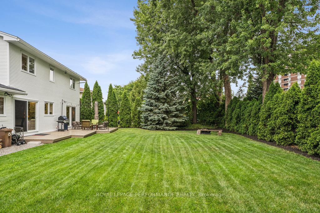 Photo 10 of 1889 Fairmeadow Crescent, Ottawa, Guildwood Estates - Urbandale Acres — HOMEH
