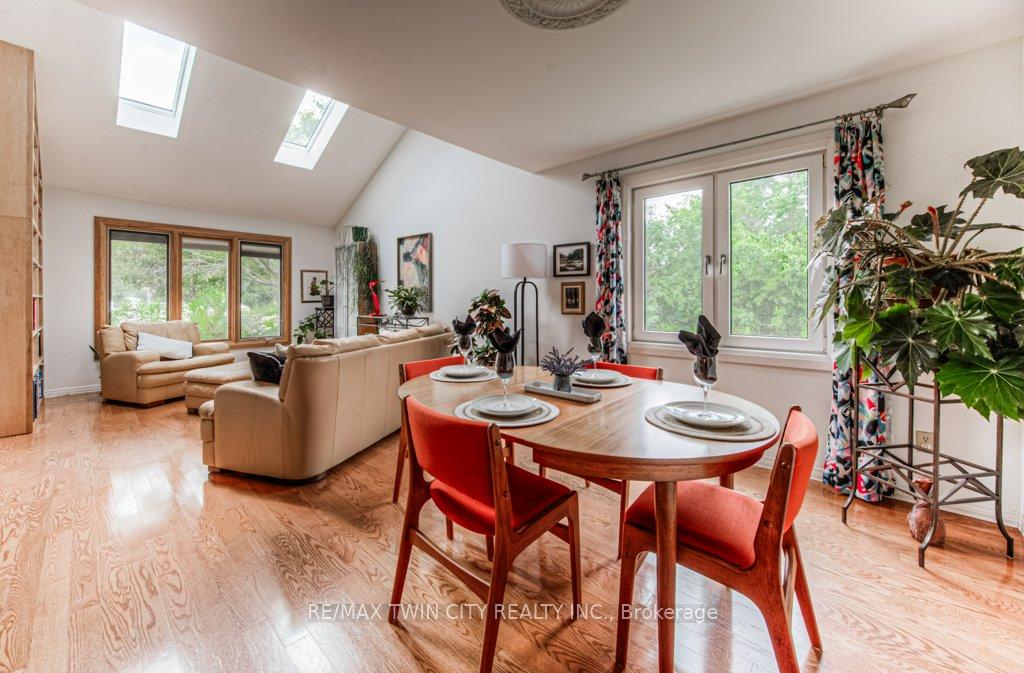 Photo 8 of 482 Appledale Crescent, Waterloo — HOMEH