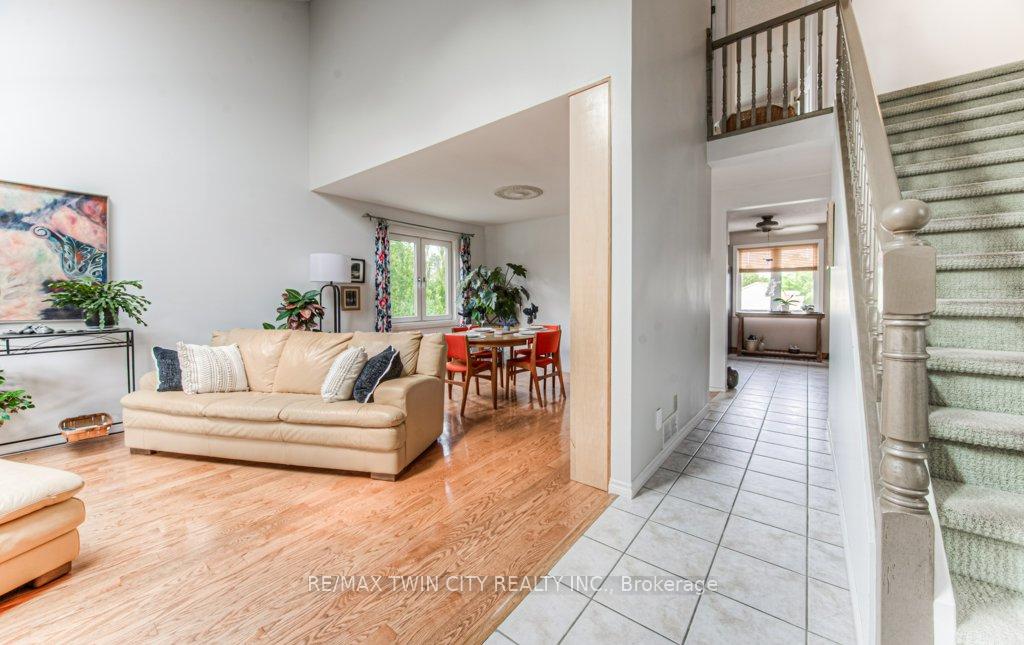 Photo 9 of 482 Appledale Crescent, Waterloo — HOMEH