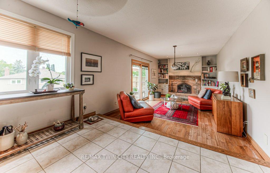 Photo 16 of 482 Appledale Crescent, Waterloo — HOMEH