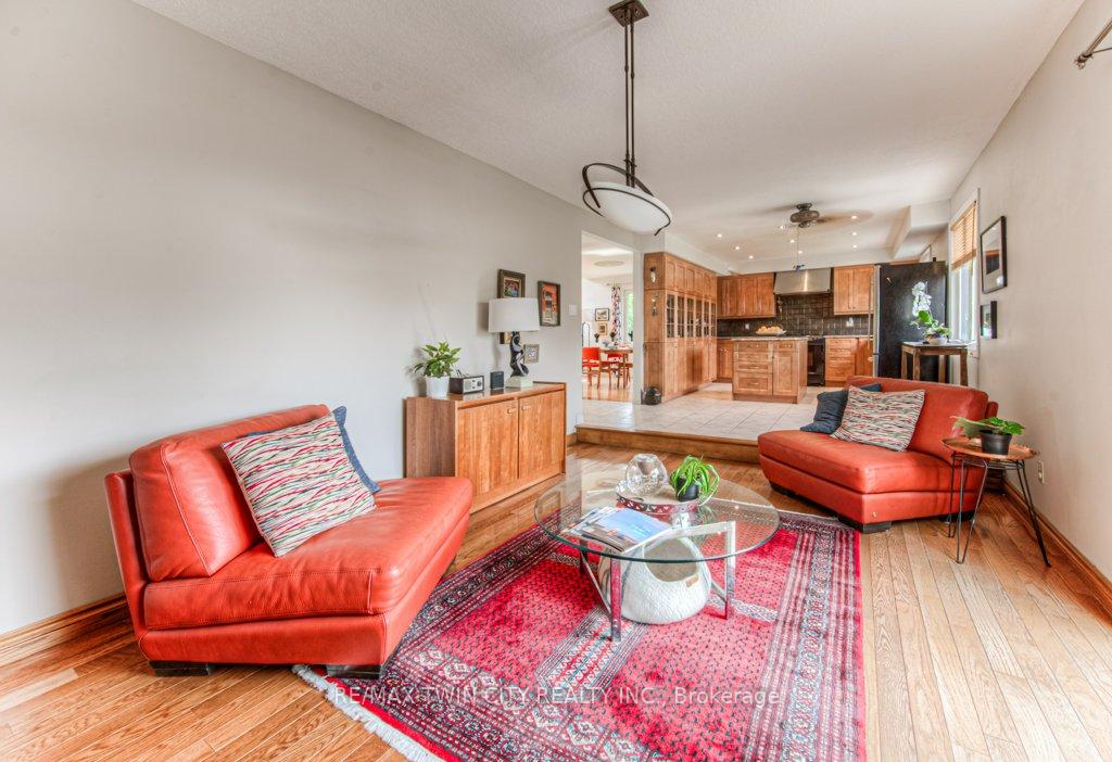 Photo 21 of 482 Appledale Crescent, Waterloo — HOMEH