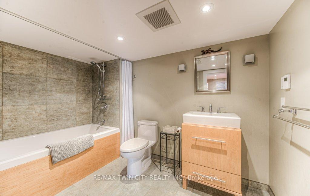 Photo 33 of 482 Appledale Crescent, Waterloo — HOMEH
