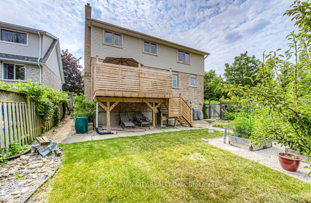 Photo 42 of 482 Appledale Crescent, Waterloo — HOMEH