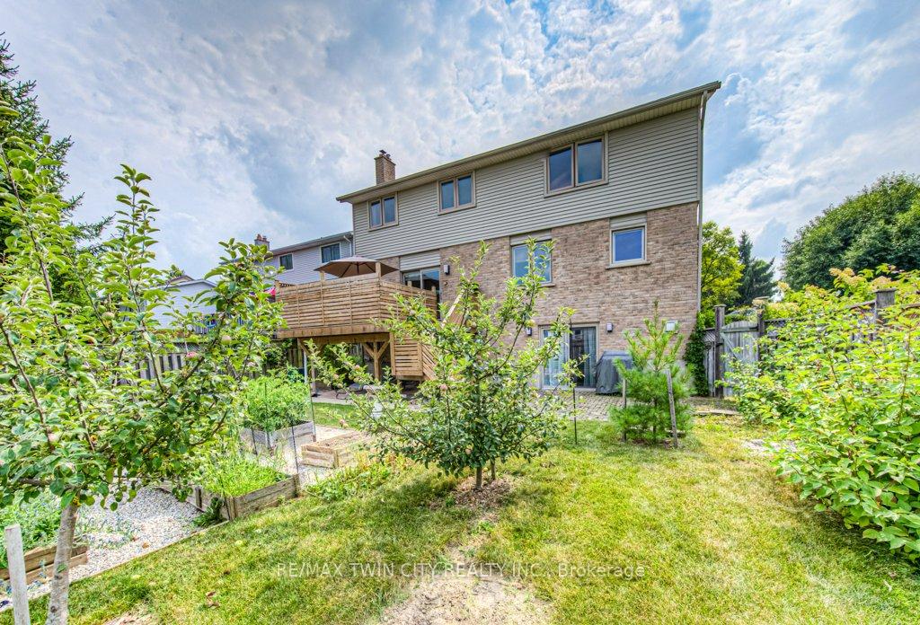 Photo 43 of 482 Appledale Crescent, Waterloo — HOMEH