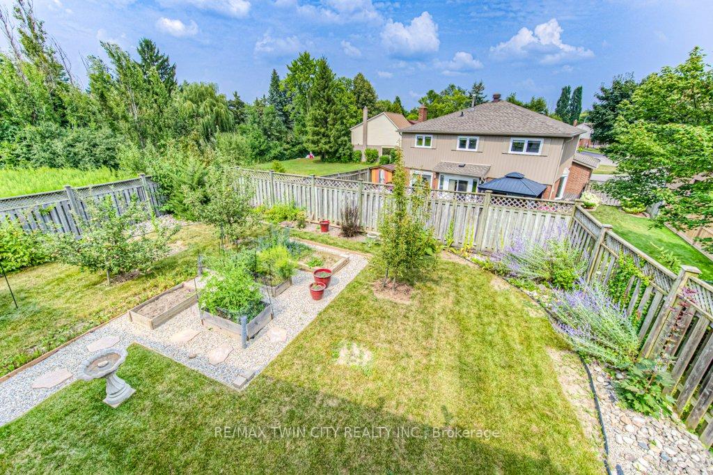 Photo 47 of 482 Appledale Crescent, Waterloo — HOMEH