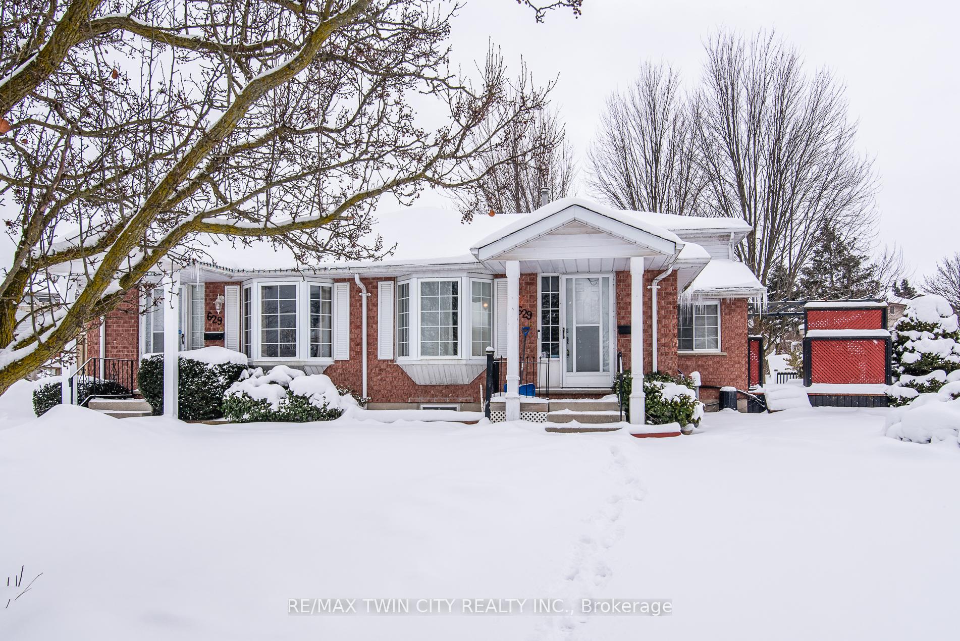 Photo 1 of 629B Settlersfield Court, Waterloo, Westvale — HOMEH